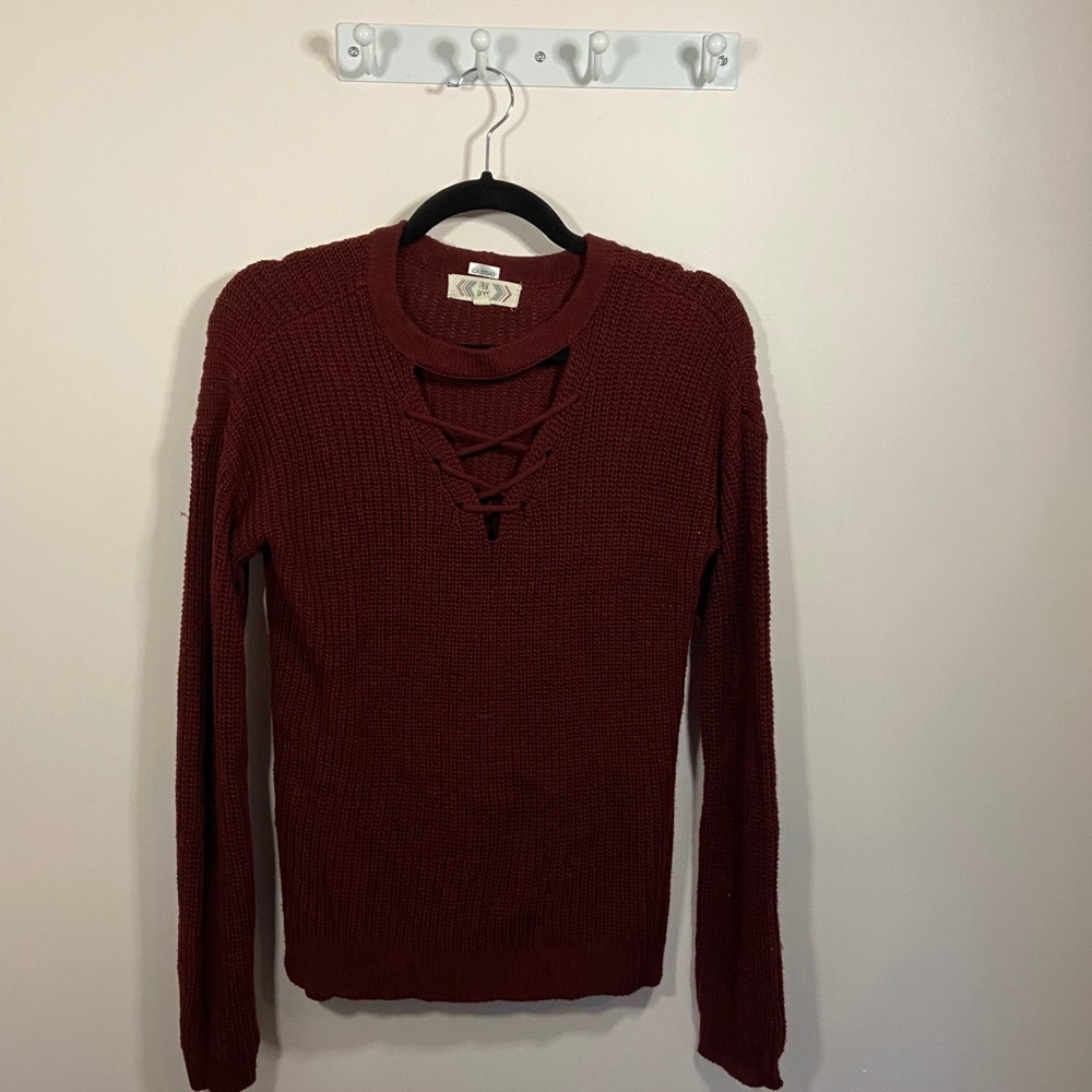 Maroon knitted sweater